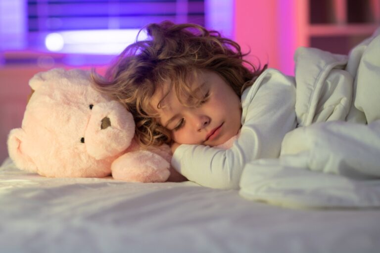 Parents Are Making 7 Small Digital Habit Changes in 2026 to Help Kids Sleep