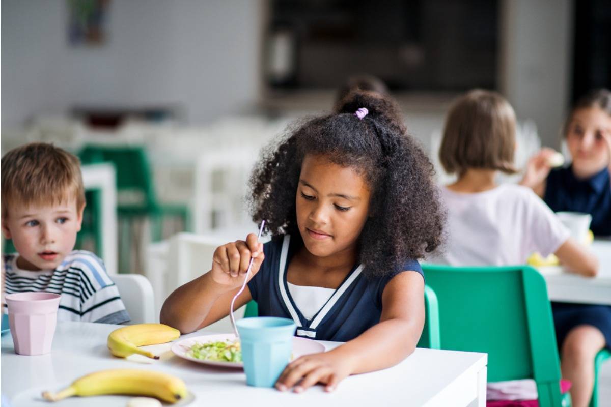 A Mom Says Her Child Was Given Someone Else’s Lunch at School and Told to “Just Eat It,” and It Didn’t Sit Right With Her