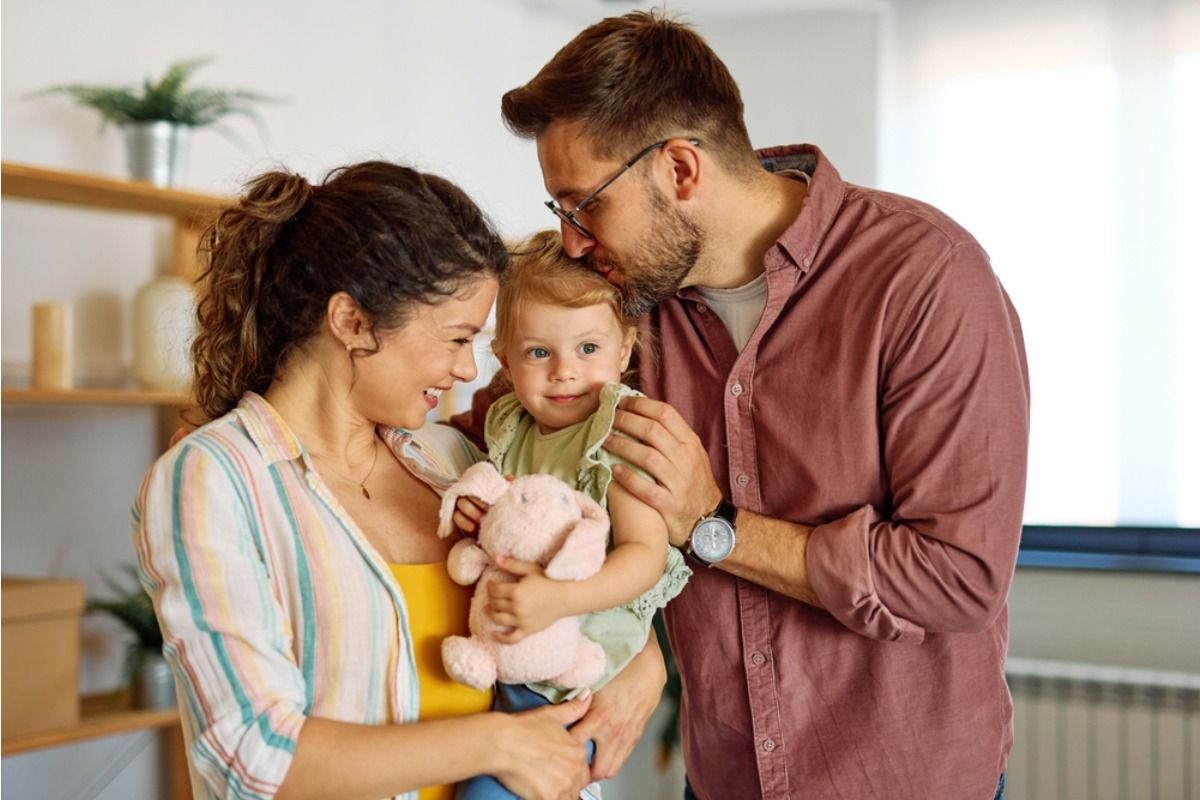“Everyone I Know in Healthy Relationships Had Loving Parents,” One Woman Says, But Not Everyone Agrees
