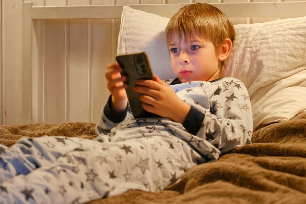 Kids Are Staying Up Later on Devices Than Parents Realize and Some Families Say “We’ve Lost Control of Bedtime”