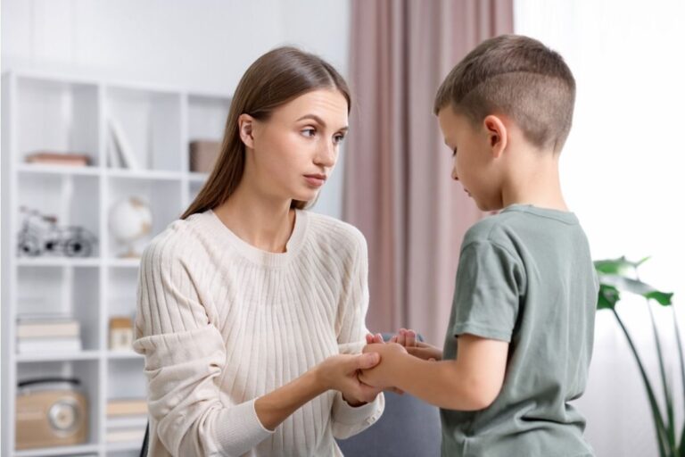 Mom Says She Always Put Her Kids’ Needs First, Now She Admits She Feels “Invisible in Her Own Life”