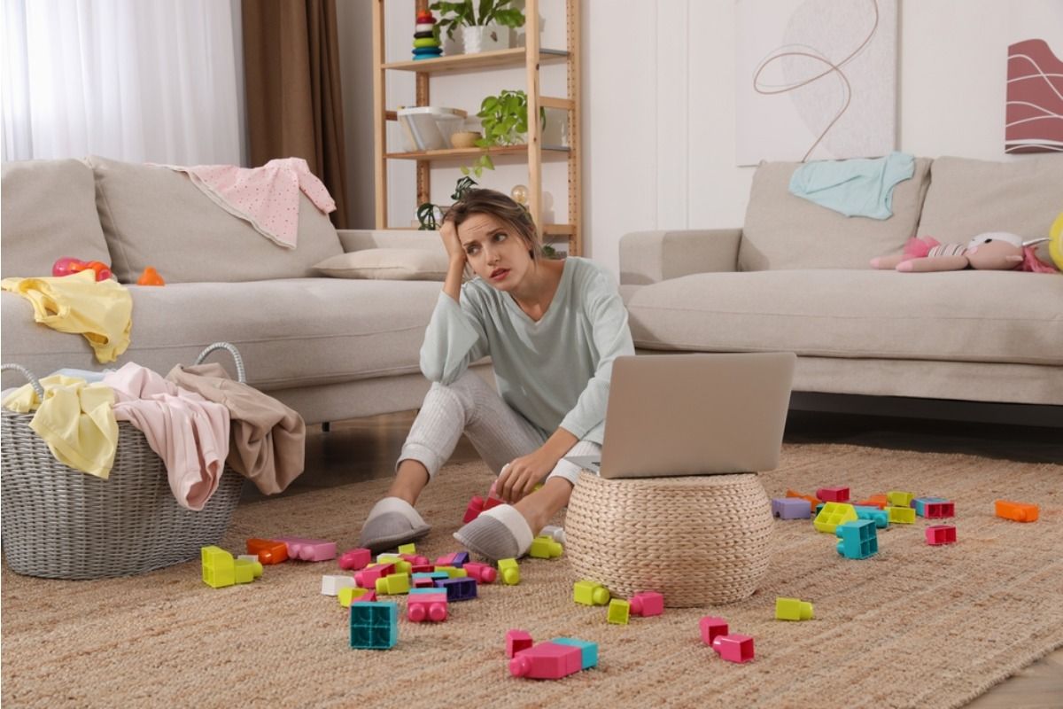 Mother Says She Feels Drained by the “Invisible Work” of Parenting, Now Others Are Calling It “The Hardest Part No One Sees”