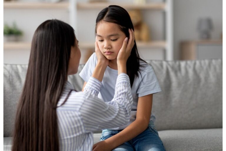 Sister Says Her Kids Never Open Up to Her, Now Her Sibling Told Her Why, “You’re Acting Just Like Our Parents”