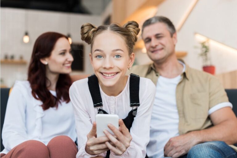 Teen Asks What Rich Parents Actually Do, One Person Says “He Started With Nothing and Built It Over Time”
