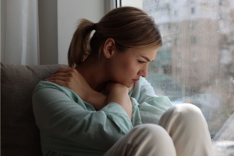 Woman Says Her Parents Wouldn’t Let Her Work or Study, Now They’re Calling Her a “Burden”