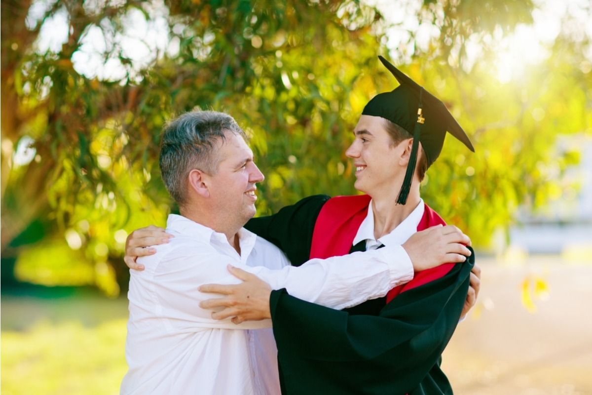 Dad Says He Refused to Buy Expensive Graduation Gifts After Paying Tuition, Now His Kids Say He “Ruined the Celebration”