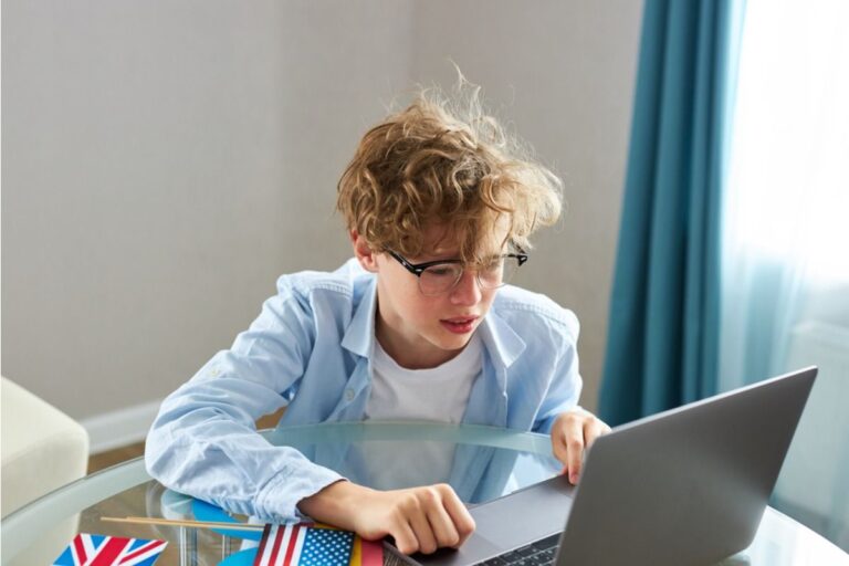 Dad Says He Refused to Buy His Teen a New Laptop After They Broke the Old One, Now His Child Says He’s “Punishing Them Over a Mistake”