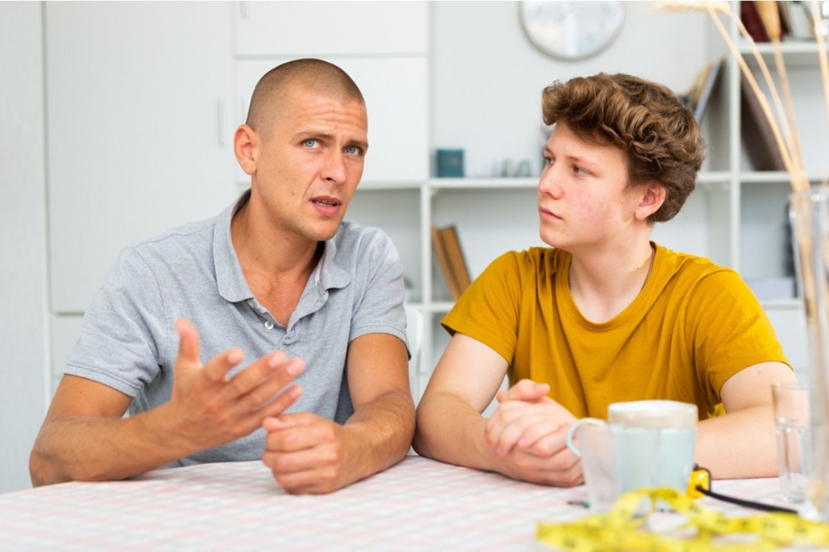 Dad Says He Refused to Keep Paying for a Degree His Son Doesn’t Even Want, Now the Family Says He’s “Giving Up Too Easily”