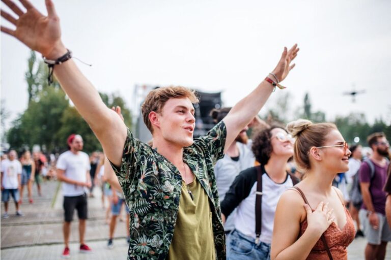 Dad Says He Refused to Let His Child Skip Work for a Music Festival, Now the Teen Says He “Only Cares About Responsibility”