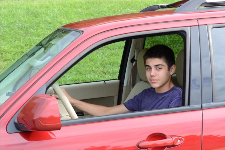 Dad Says He Refused to Let His Teen Borrow the Car After Multiple Small Accidents, Now His Child Says He “Never Trusts Them”