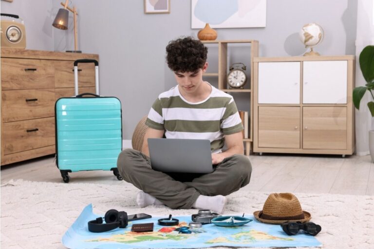 Dad Says He Refused to Pay for an Overseas Trip His Teen Planned With Friends, Now the Family Says He’s “Too Controlling”