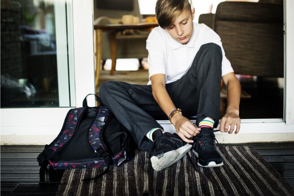 Dad Says He Refused to Replace His Teen’s Designer Shoes After They Were Ruined at a Party, Now His Child Says He “Doesn’t Understand Social Pressure”