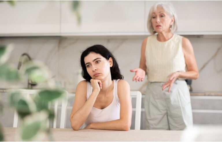 Daughter Says She Refused to Answer Constant Questions About Marriage at Family Events, Now Her Parents Say She “Made Things Awkward”