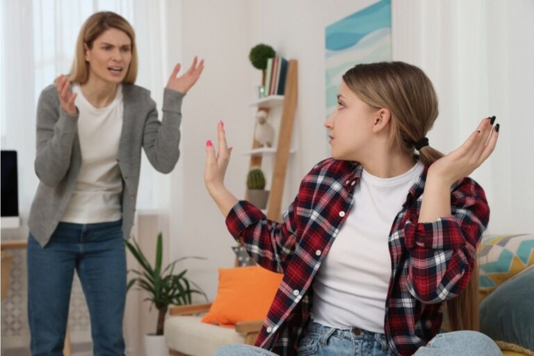 Daughter Says She Refused to Sit Through Another Family Lecture About Marriage, Now Her Parents Say She’s “Disrespecting Their Values”