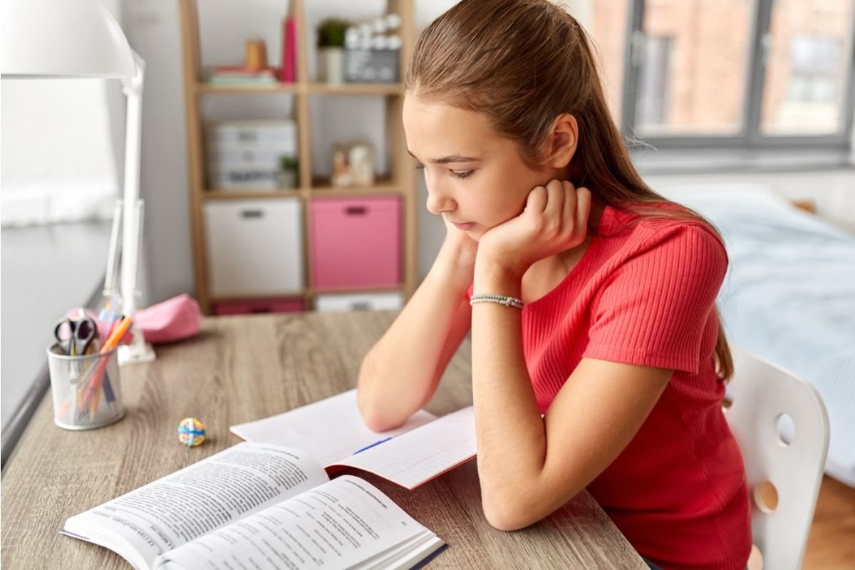 Daughter Says She Refused to Study What Her Parents Chose for Her Future, Now They Say She’s “Throwing Away Opportunities”