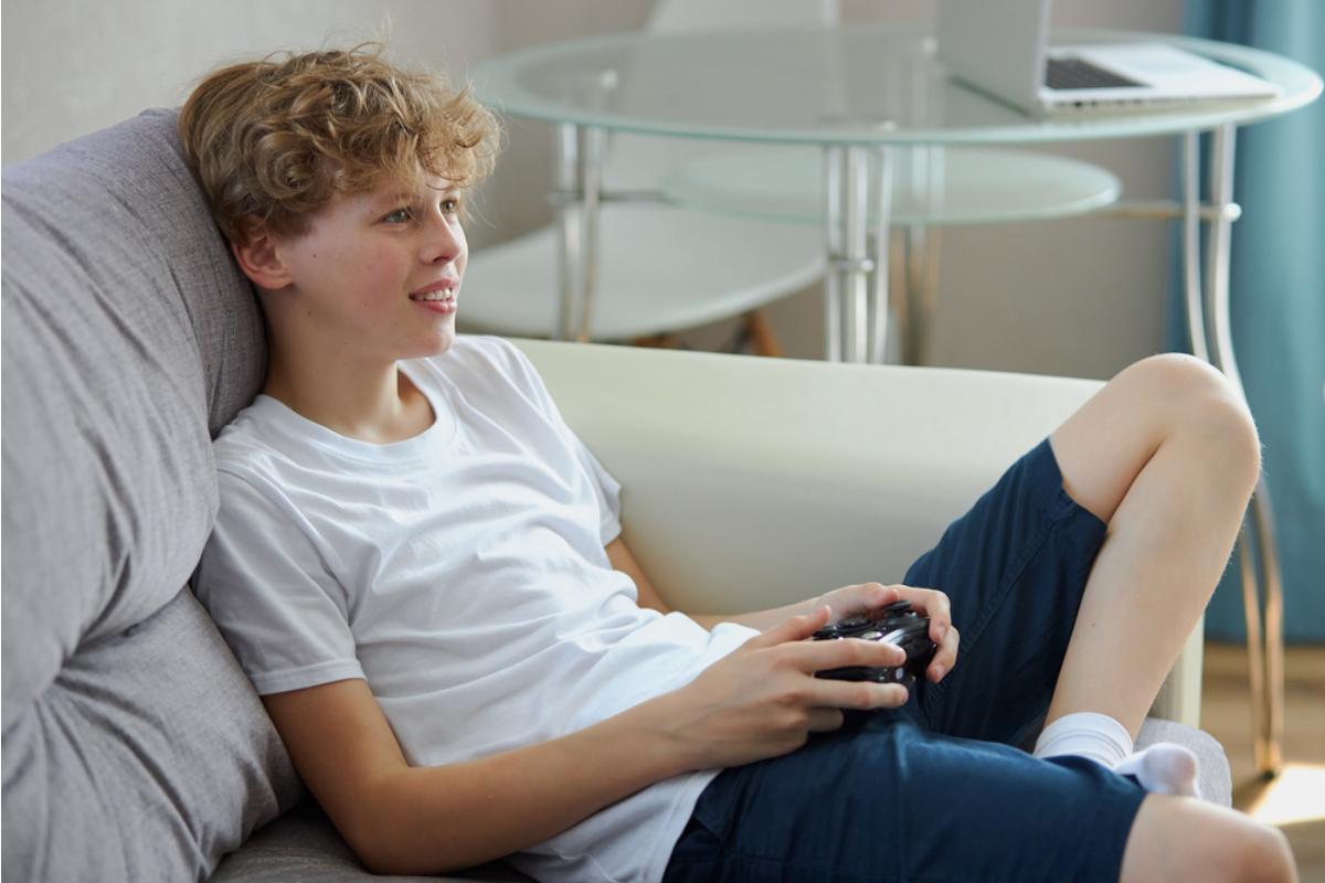 Mom Says Her Teen Spent Months Saving for a Gaming Console, Then Relatives Asked Him to Use the Money for a Family Need Instead