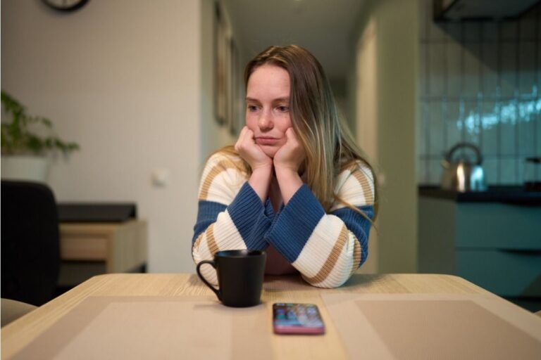 Mom Says She Refused to Cover Up Her Partner’s Mistake to Keep Peace, Now She’s Being Told She “Destroyed the Relationship”