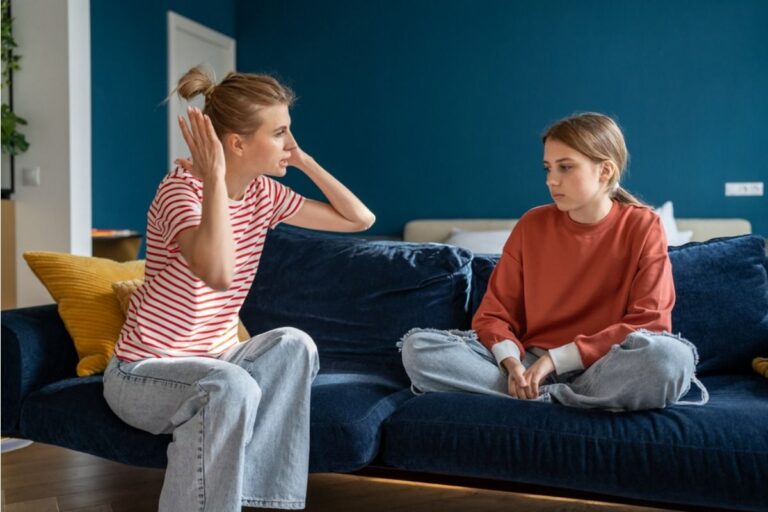 Mom Says She Refused to Let Her Child Quit Their Part-Time Job After One Difficult Shift, Now the Teen Says She “Only Cares About Responsibility”