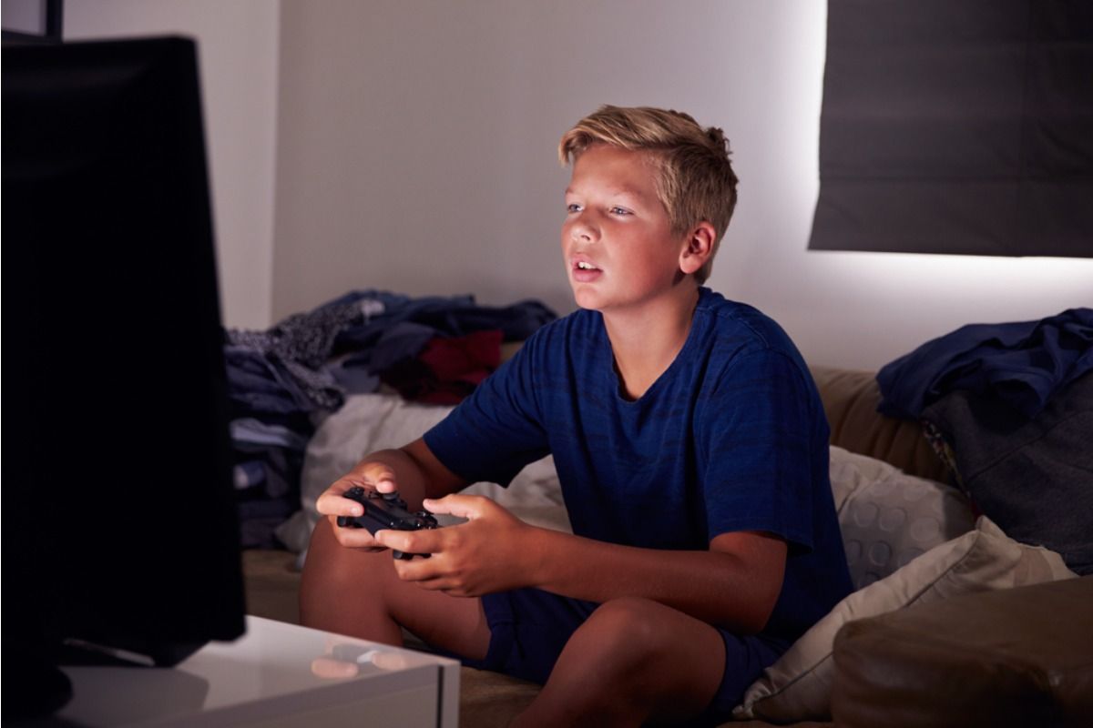 Mom Says She Refused to Let Her Child Skip a Family Wedding for a Gaming Tournament, Now the Teen Says She “Ruined Everything”