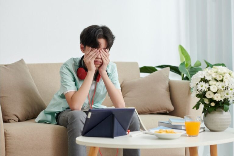Mom Says She Refused to Let Her Child Stay Home From School After a Late Night Out, Now the Teen Says She “Doesn’t Understand Exhaustion”