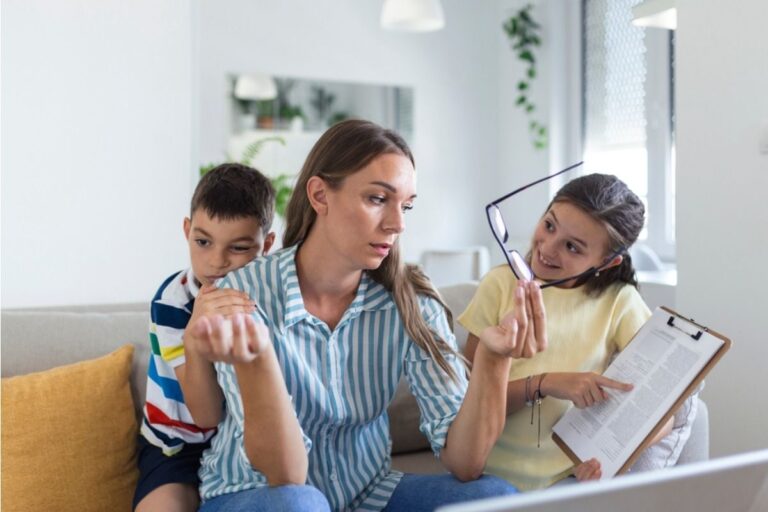 Mom Says She Refused to Let Her Sister Move Into Her Home Rent-Free, Now the Whole Family Is Calling Her “Selfish and Cold”