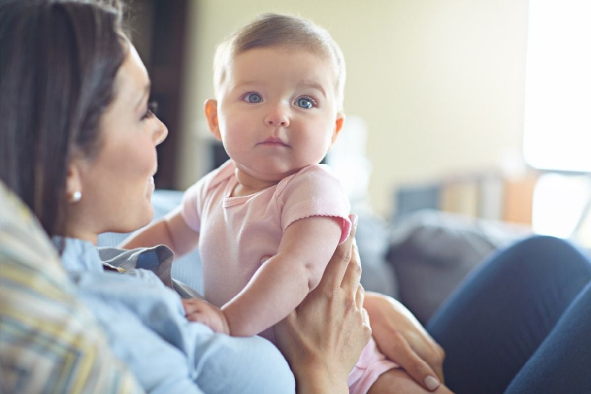 Mom Says She Refused to Post Her Child on Social Media Like Other Parents, Now People Say She’s “Overthinking It”