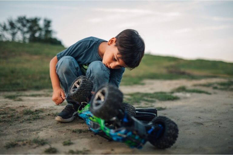 Mom Says She Refused to Replace Toys Her Kids Broke on Purpose, Now They’re Calling Her “Mean Over a Mistake”