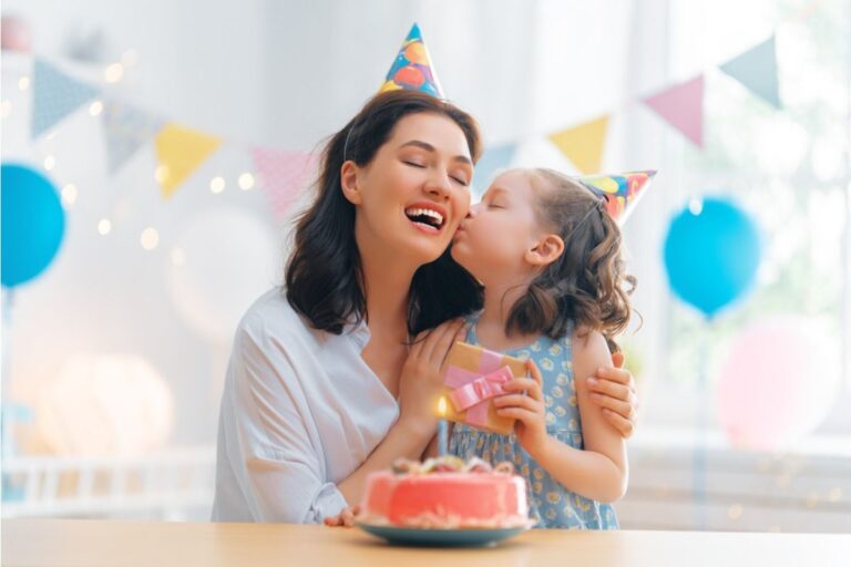 Mom Says She Refused to Throw a Huge Birthday Party for Her Child, Now Other Parents Say She’s “Doing the Bare Minimum”