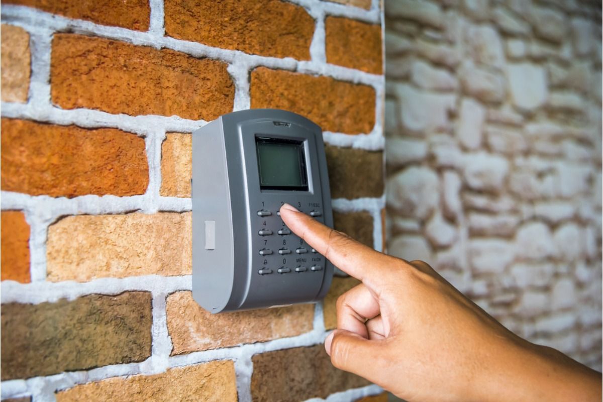 Son Says He Refused to Add Family Members to His New House Keypad System, Now They Say He’s “Shutting Everyone Out”