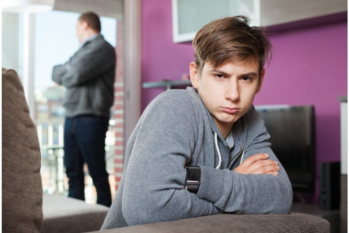Son Says He Refused to Cover His Sibling’s Mistake, Now His Parents Say He “Doesn’t Stand By Family”