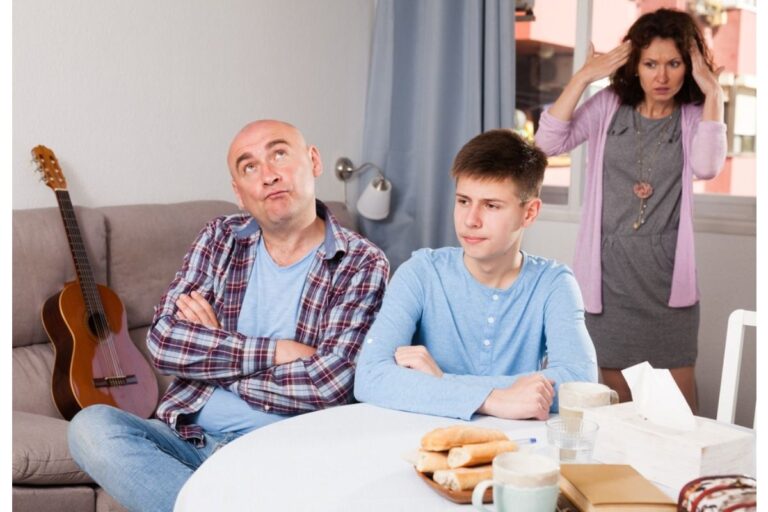 Son Says He Refused to Follow a Family Curfew After Turning 18, Now His Parents Say He’s “Still Under Their Roof”