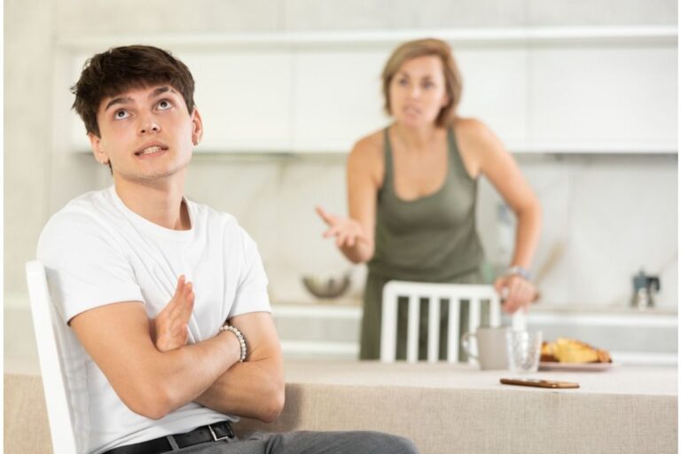 Son Says He Refused to Give Up His Weekend Plans for a Last-Minute Family Obligation, Now Relatives Say He “Can’t Prioritize Family”