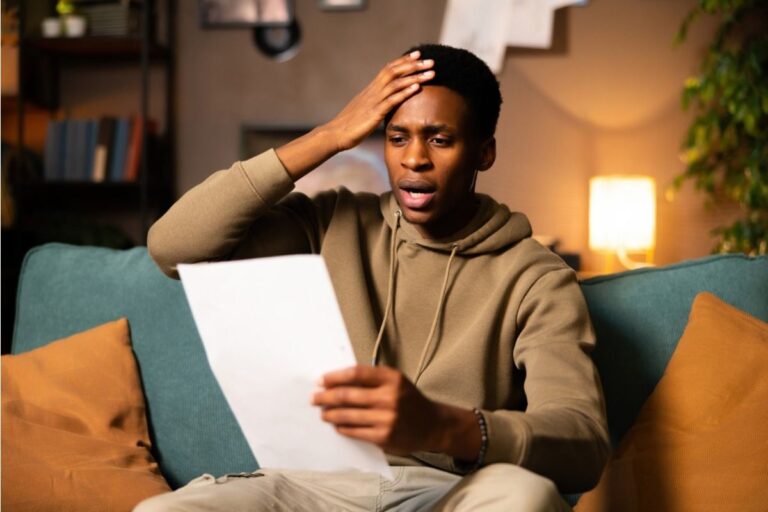Son Says He Refused to Keep Helping With Family Bills After Moving Out, Now His Parents Say He “Forgot Who Raised Him”
