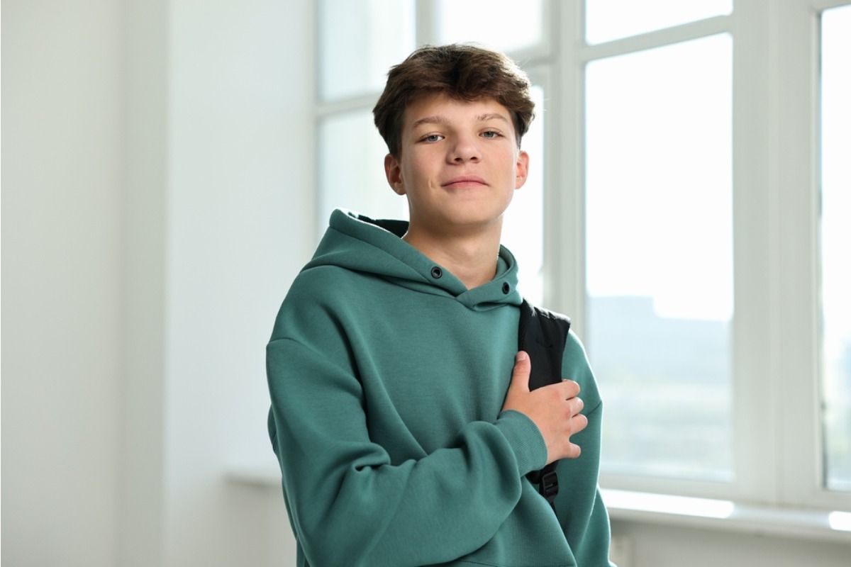 Son Says He Refused to Pick Up His Younger Siblings From School Every Day, Now His Parents Say He “Doesn’t Help the Family”