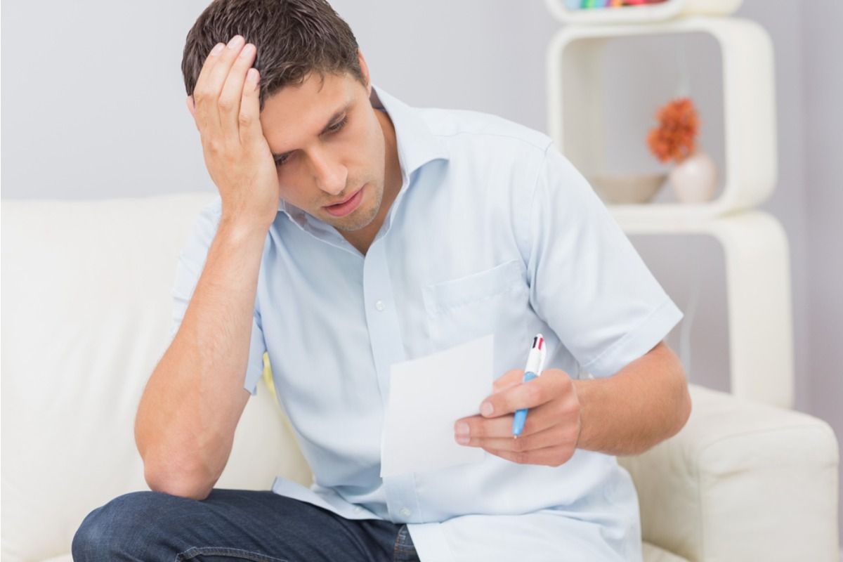 Son Says He Refused to Share His Paycheck With Extended Family Requests, Now They Say He’s “Acting Like He’s Above Everyone”