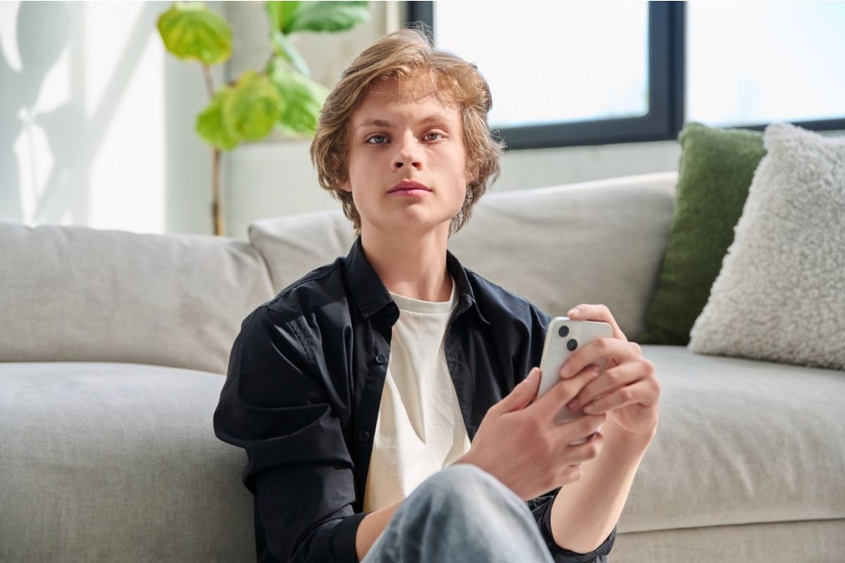 Son Says He Refused to Share His Streaming Passwords With Extended Family Anymore, Now Relatives Say He’s “Ungrateful Over Something Small”