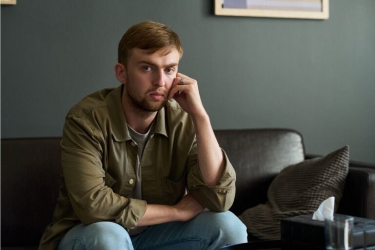 Son Says He Refused to Take Over a Family Debt After Turning 18, Now Relatives Say He’s “Leaving Everyone Behind”