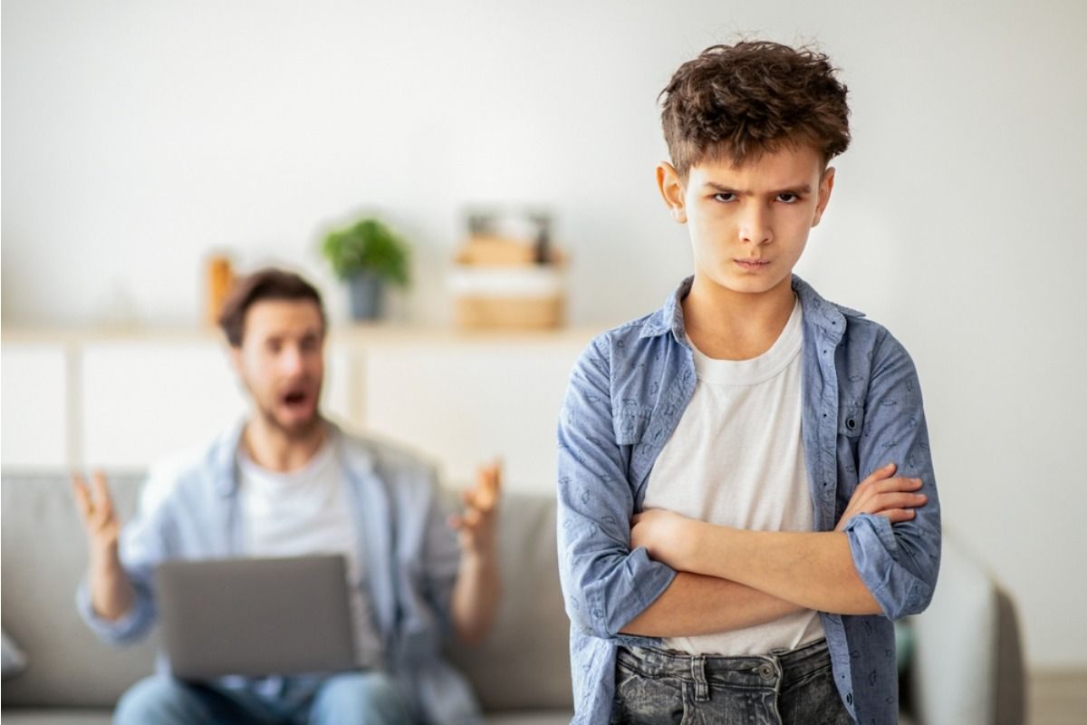 Teen Says He Refused to Join Another Family Photo After Being Mocked in Previous Ones, Now Relatives Say He’s “Overreacting”