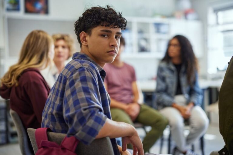 Teen Says He Refused to Participate in a Viral Challenge at School, Now Classmates Are Calling Him “Boring and Different”