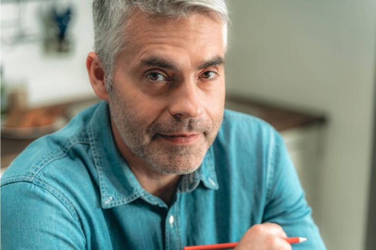 A Dad Says His Daughter Changed Her Last Name Without Telling Him, and He Found Out Through Social Media