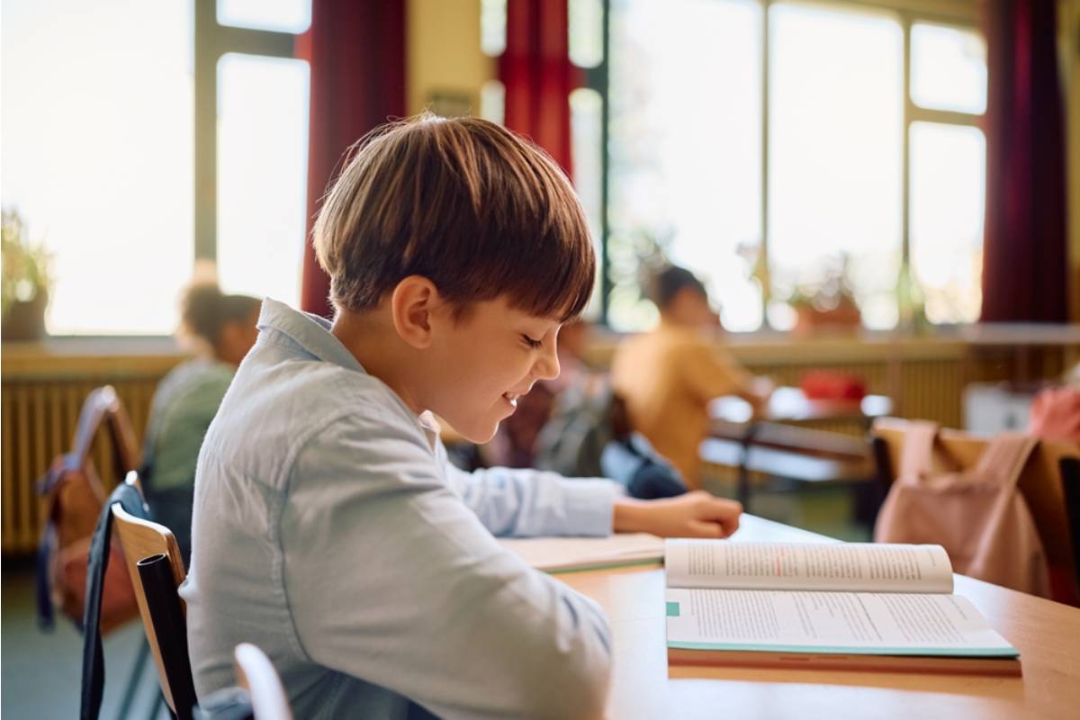 A Dad Says His Son's Class Had a Reading Bee Where Struggling Readers Were Eliminated First in Front of Everyone, and the Teacher Called It Motivating