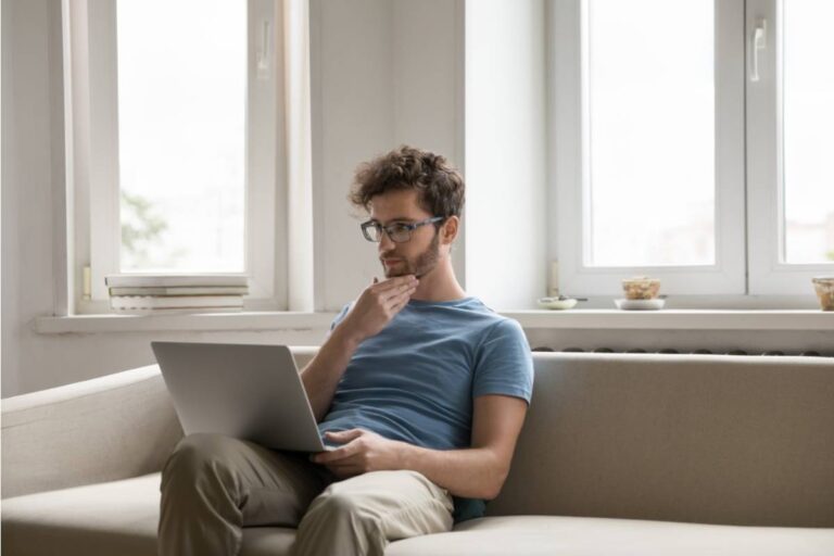A Dad Says His Son's Teacher Sends Praise Emails to Some Parents Every Week and Has Never Sent One About His Son, Even When He Improves