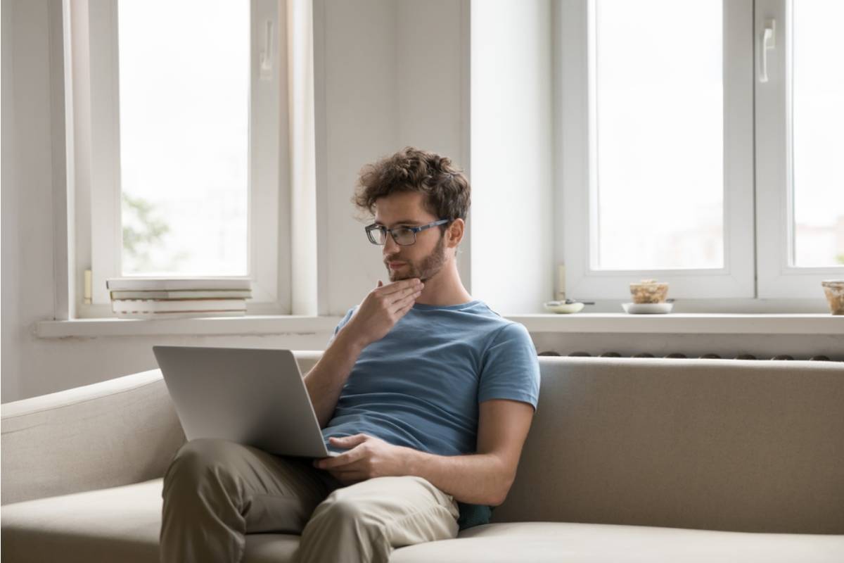 A Dad Says His Son's Teacher Sends Praise Emails to Some Parents Every Week and Has Never Sent One About His Son, Even When He Improves