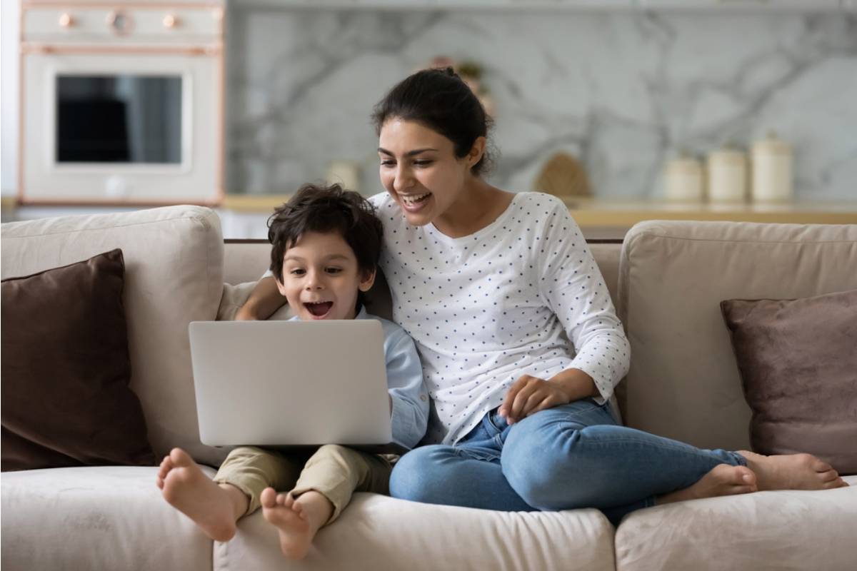 A Mom Says Her Child Started Acting Completely Different Around Certain Relatives, and Now She Doesn’t Know Which Version Is Real