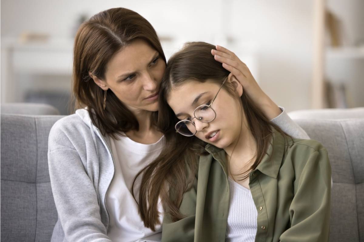 A Mom Says Her Daughter's Friend Group Has Started Ranking Each Other by Looks in a Group Chat, and the School Says It's "Not Their Problem"