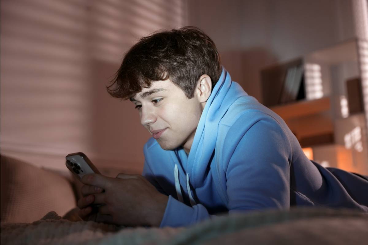 A Mom Says Her Son's Friend Was Dropped From the Group Chat for Being Too Much, and Her Son Was the One Who Did It