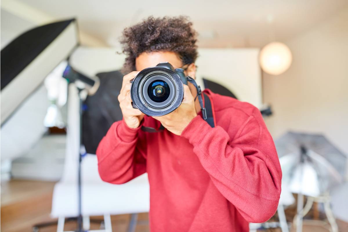 A Mom Says Her Son's School Photographer Charged $40 Just to Retake a Picture Where His Eyes Were Closed, and the School Won't Intervene