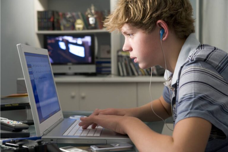 A Son Says His Family Started Treating His Hobbies Like a Waste of Time After One Relative Mocked Them at Dinner