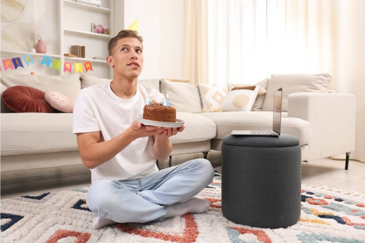 A Son Says His Parents Started Celebrating His Achievements More With Others Than With Him, and It Doesn’t Feel Like It’s About Him Anymore