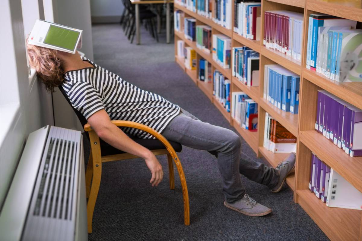 A Teacher Says She Found Out a Student Had Been Sleeping in the School Library at Lunch for Weeks Because Home Was Too Loud
